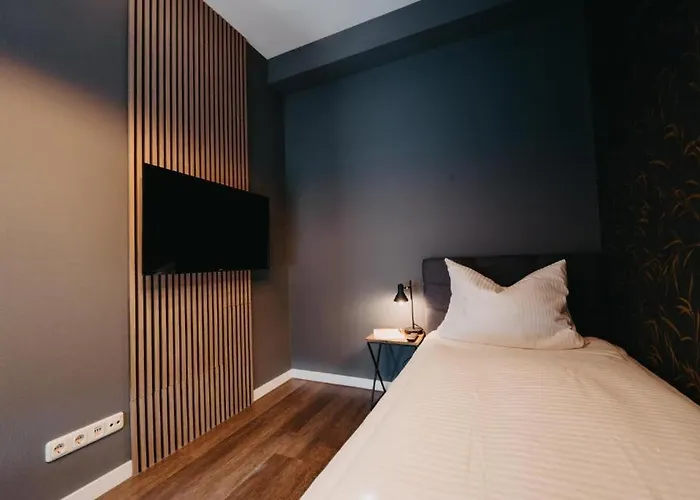 Hotel-gasthof Zur Krone Отель Waldaschaff